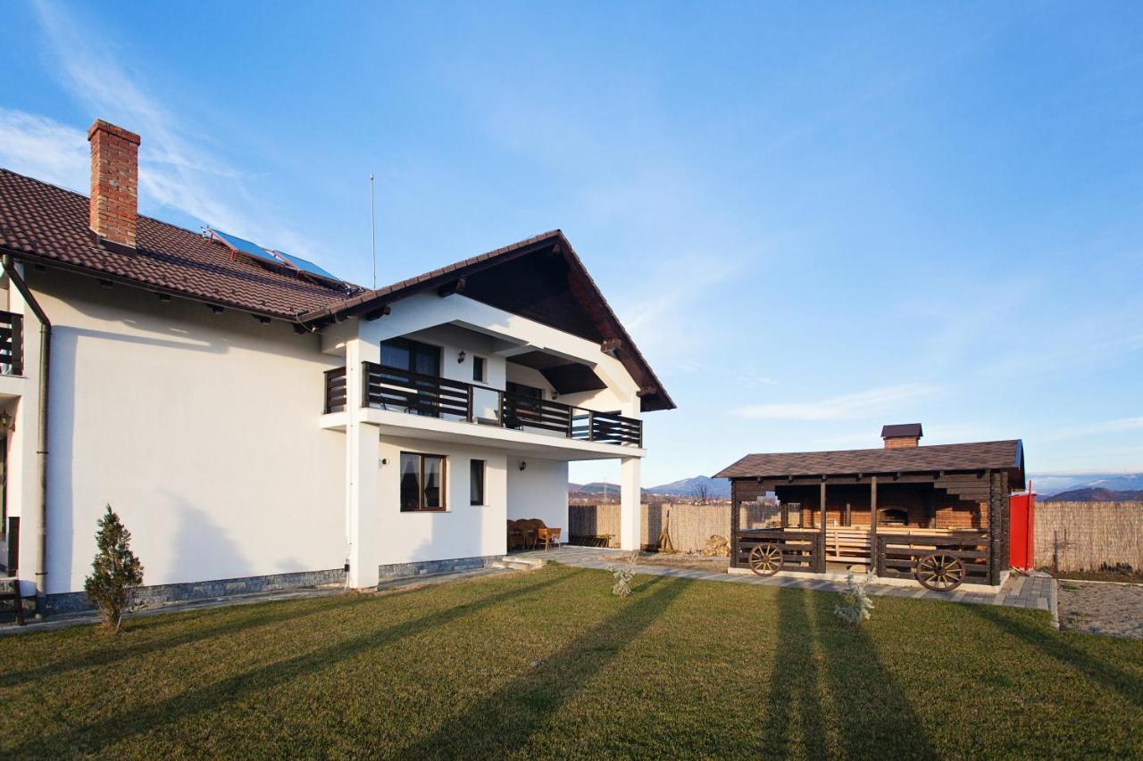 Pensiunea Conacul Lui Horia Bistriţa Exterior foto
